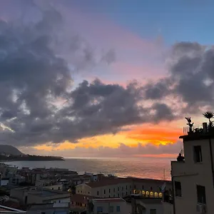 Window On The Sunset Appartement